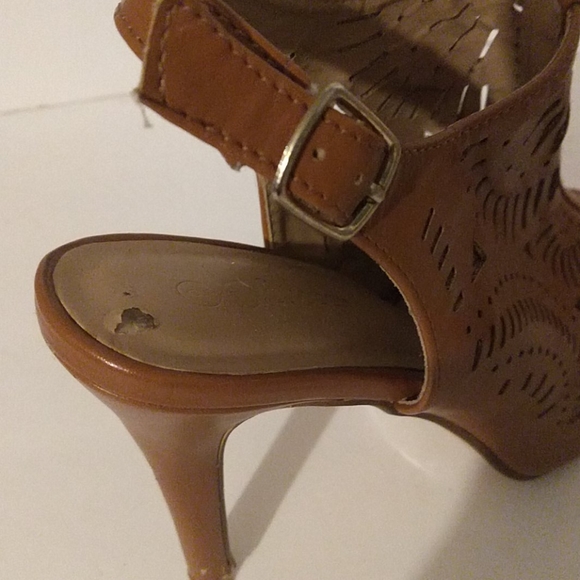 Forever Heels - Picture 3 of 7